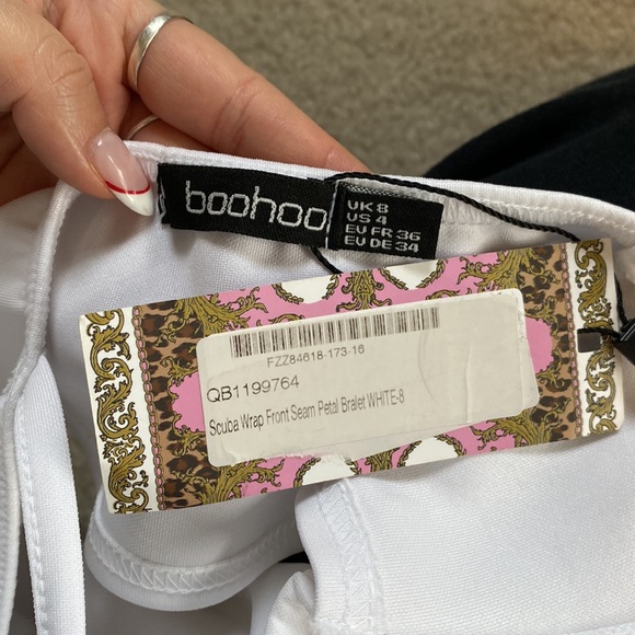 Boohoo Wrap-Front Crop Top - Picture 3 of 3